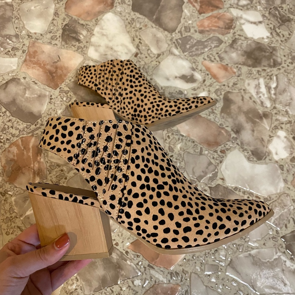 Cheetah Print Wedges